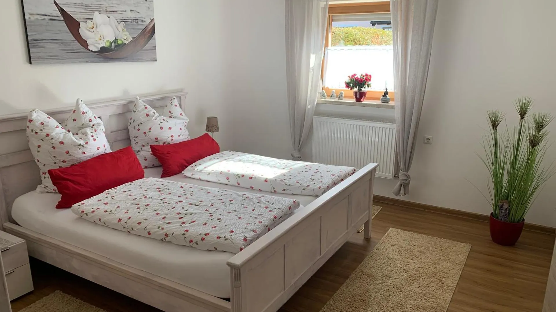 Apartment Vier-Zimmer-Wohnung Mit Garten Zwischen Salzburg Und Koenigssee Ainring
